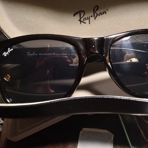 Ray-Ban RB2140 Original Wayfarer Classic Sunglasses with Black Frames - Picture 1 of 10